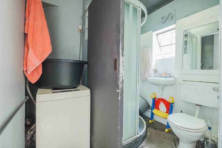 3 Bedroom Property for Sale in Vredehoek Western Cape